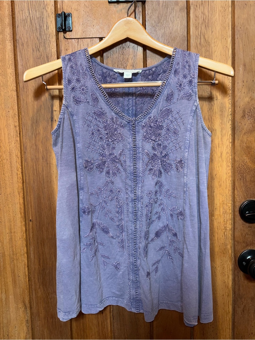 Sleeveless Embroidered V-Neck Top - Pale Lavender